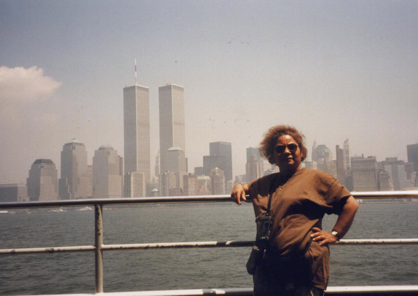 MY_WTC #215 | Geert 1999 | Tina met de WTC torens
