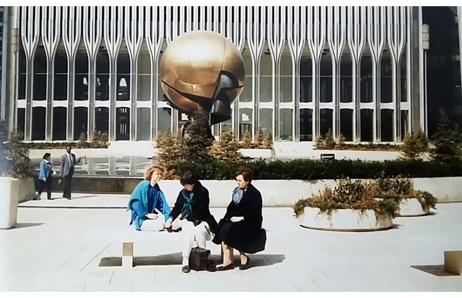 MY_WTC #617 | Angelika, Easter 1986 | The „Sphere“ at Austin Tobin Plaza